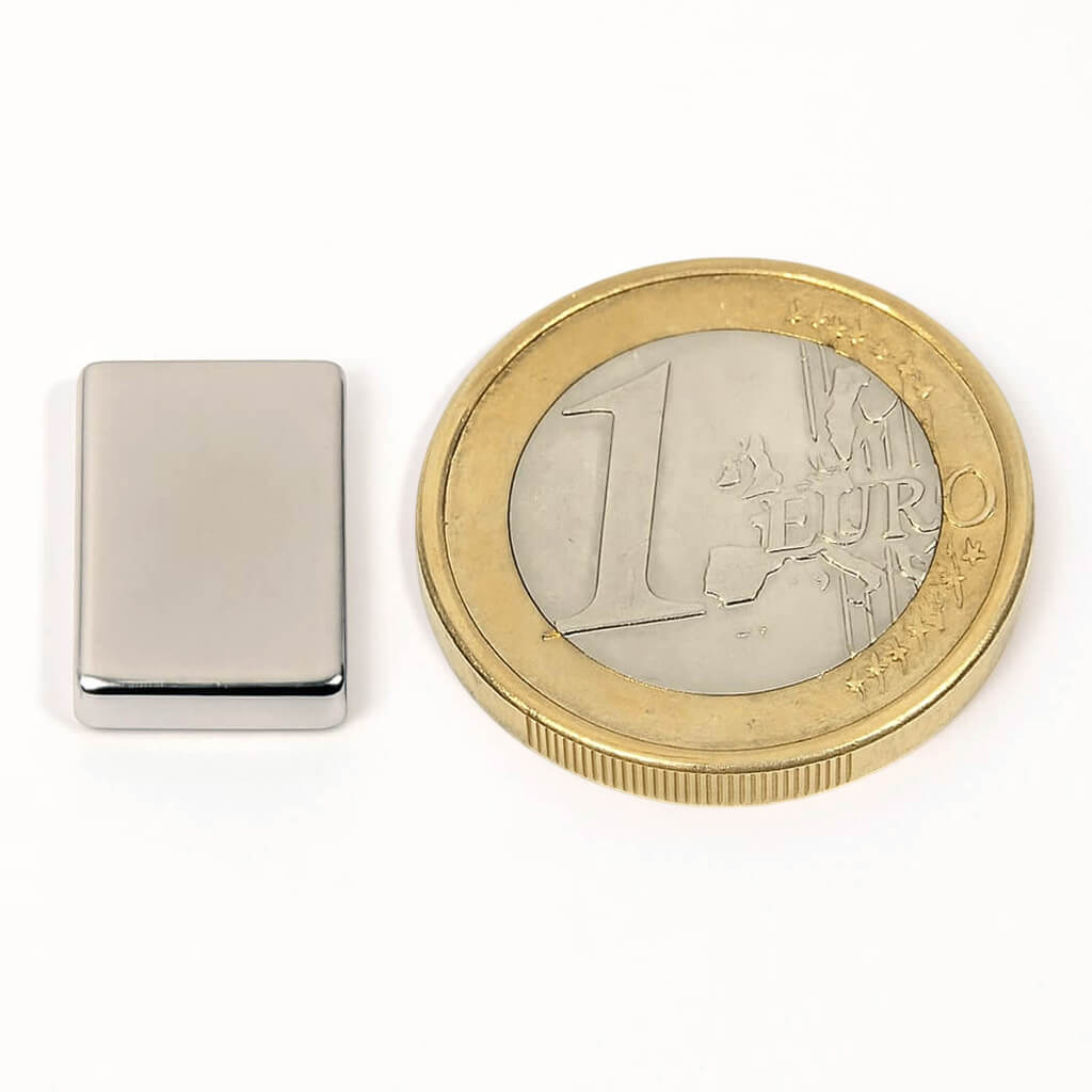 Aimant néodyme bloc 15x10x3mm, puissance 2,8kg 61 Aimant néodyme bloc 15x10x3mm, puissance 2,8kg