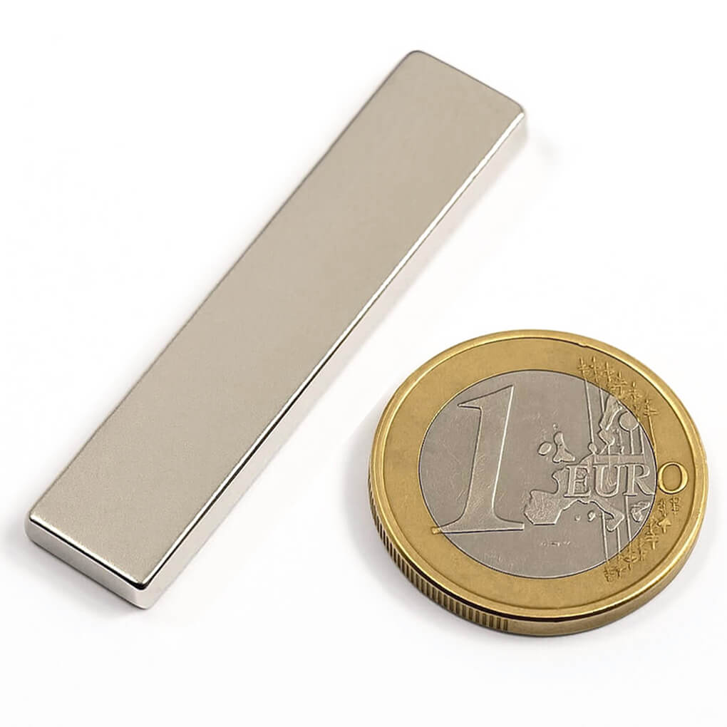 Aimant néodyme bloc 40x5x2mm, puissance 1.8kg 77 Aimant néodyme bloc 40x5x2mm, puissance 1.8kg
