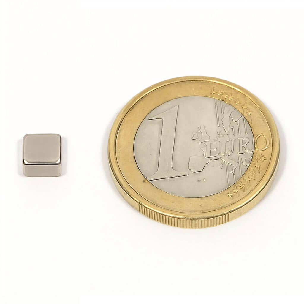 Aimant néodyme bloc 5x5x3mm, puissance 1kg 47 Aimant néodyme bloc 5x5x3mm, puissance 1kg