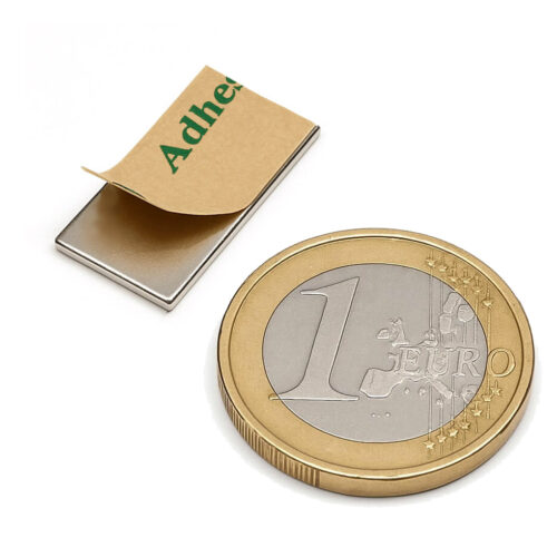 Aimant autocollant 20x10x1mm, puissance 0.8kg