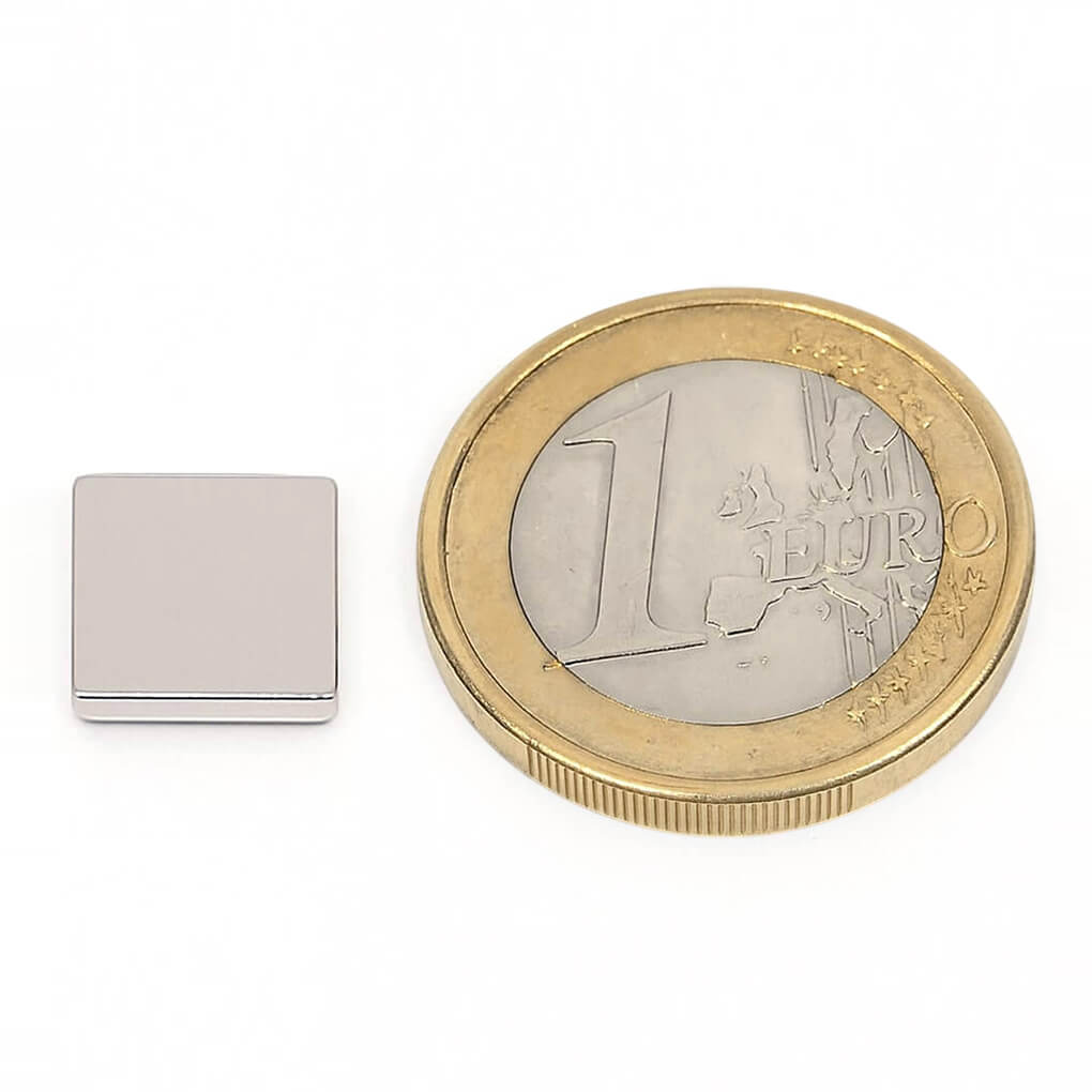Aimant néodyme bloc10x10x2mm, puissance 1kg 55 Aimant néodyme bloc10x10x2mm, puissance 1kg