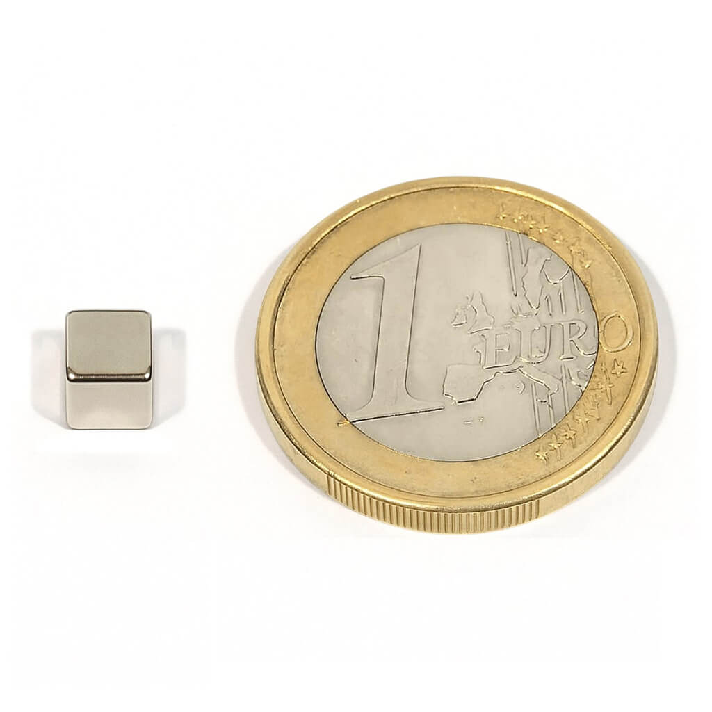Aimant néodyme bloc 5x5x5mm, puissance 1.1kg 48 Aimant néodyme bloc 5x5x5mm, puissance 1.1kg
