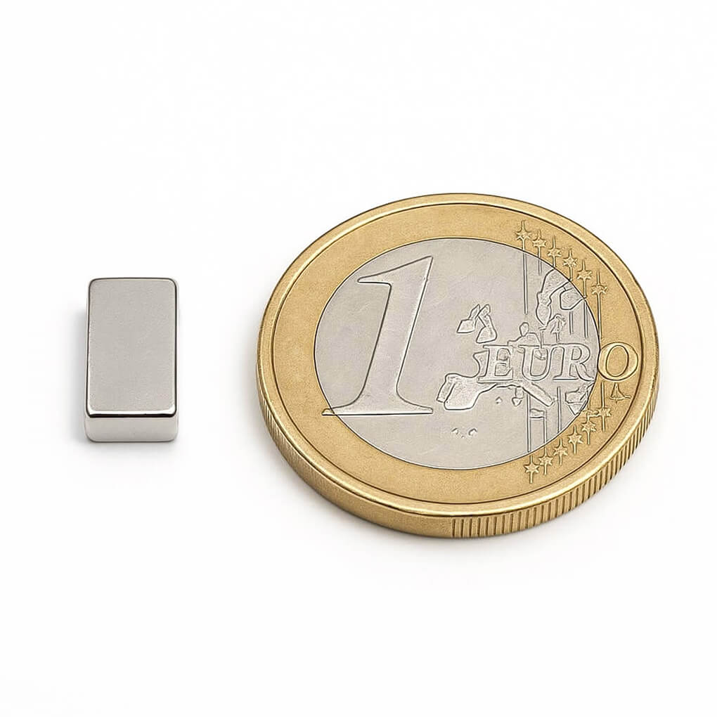 Aimant néodyme bloc 10x5x3mm, puissance 1.5kg 52 Aimant néodyme bloc 10x5x3mm, puissance 1.5kg