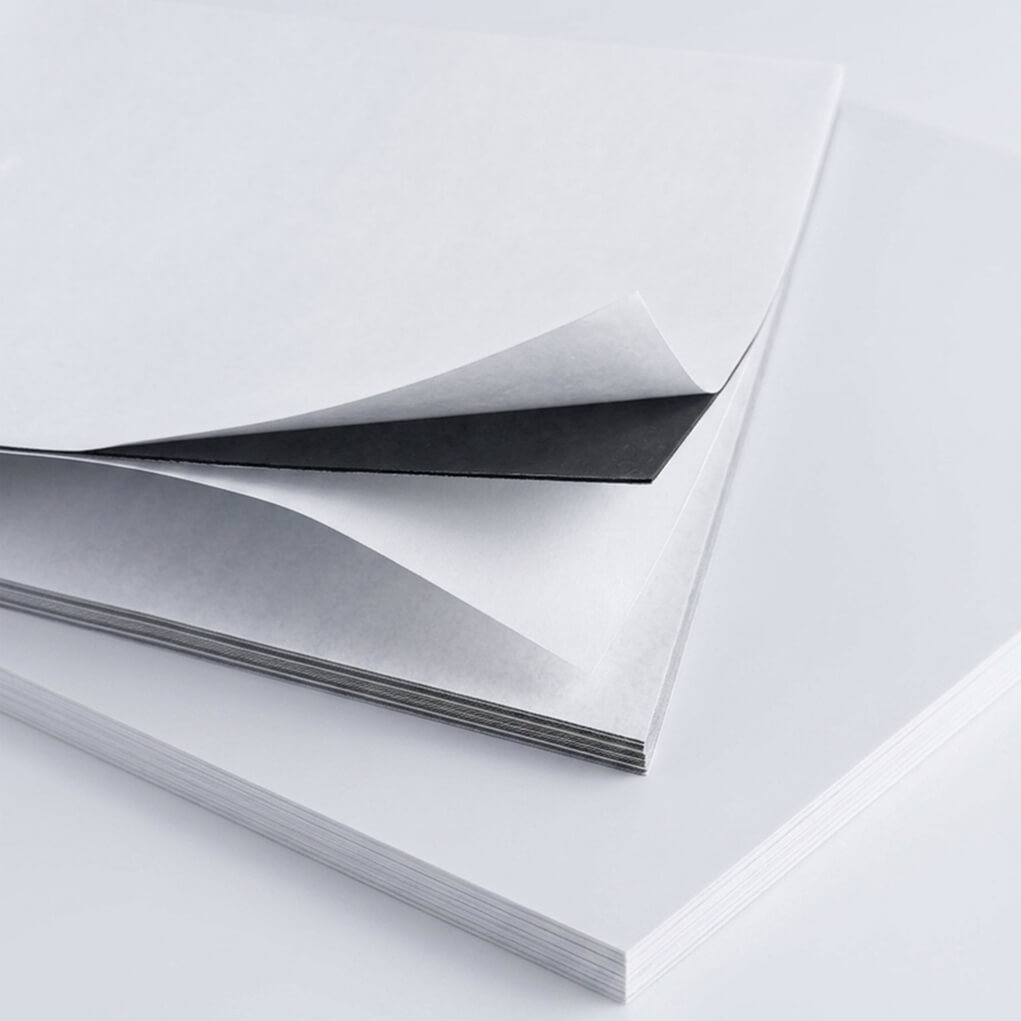 Feuille aimantée recto verso autocollante